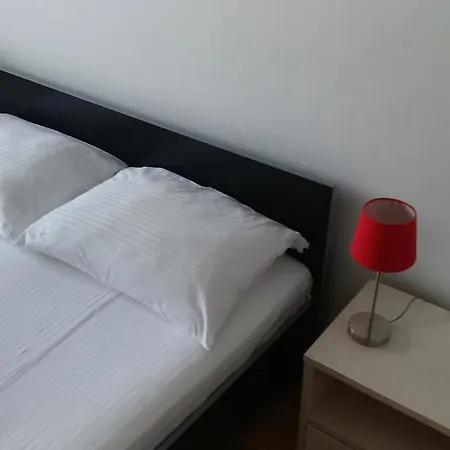 Vrnjci House בית הארחה 3*